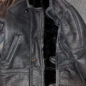 Men’s 100% shearling Coat.